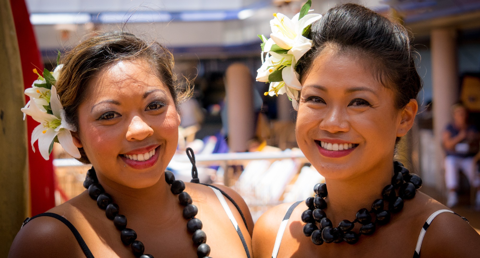 Wedding hairstyles for short hair Maui Weddings and Hawaiian Hair flowers |  Maui wedding hair, Short wedding hair, Wedding hair and makeup