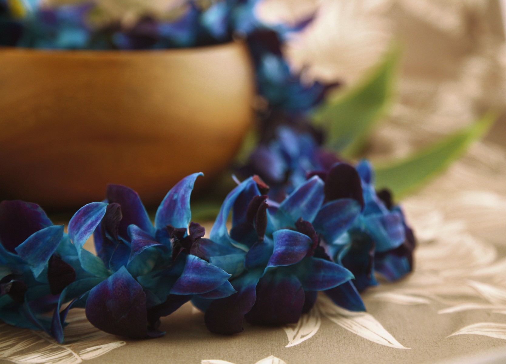 Purple Orchid Leis ( 50 Leis) | Hawaii Flower Delivery